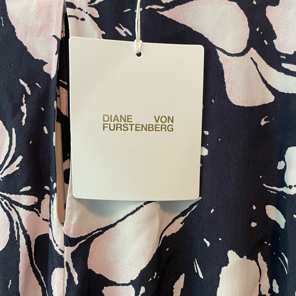 🆕 Diane Von Furstenberg mini dress.  Size 8 - Picture 9 of 10